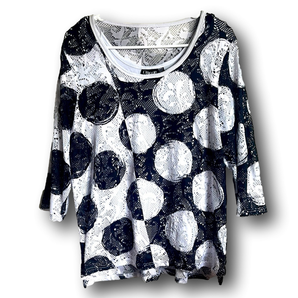 ๐บ๐ธOnque Casual Black and White Polka Dot Mesh Top with underlay